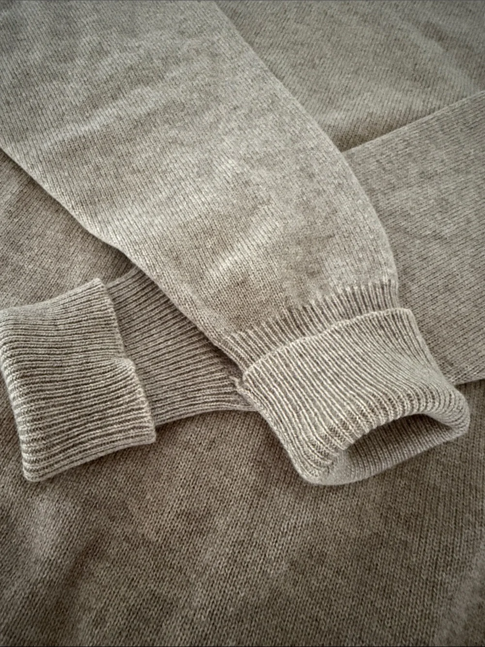 Jacobson Men's V-Neck 100% Cashmere Sweater in Light Brown(beige)